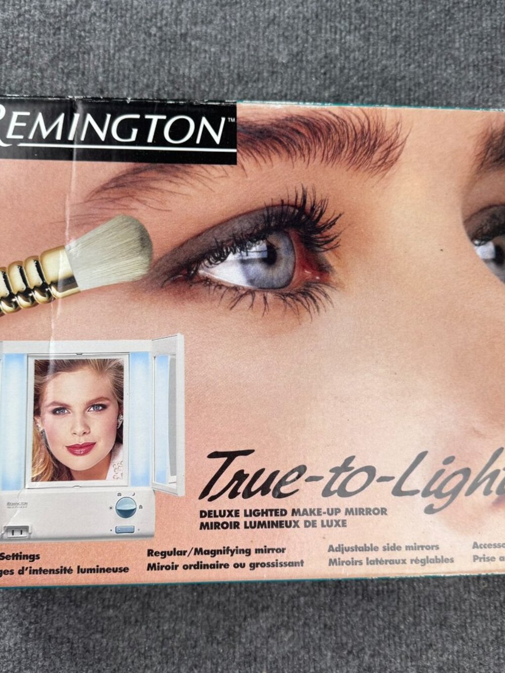 Vintage Remington True-to-Light Deluxe Lighted Tri-Fold Makeup Mirror Model LM-8